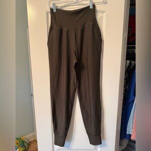 Old Navy Women's High-Waisted Joggers in Dark Brown